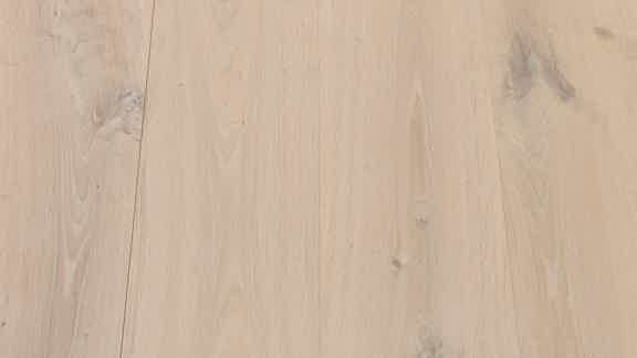 Zuiver wit houten vloer Uipkes